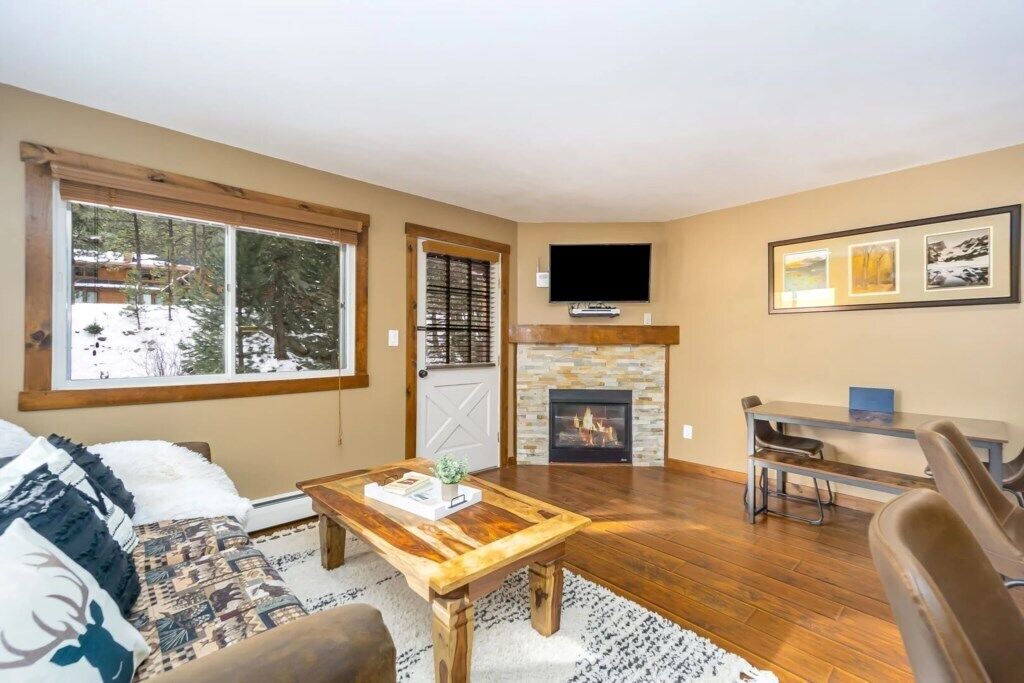 Photo of Livingroom in Estes Park