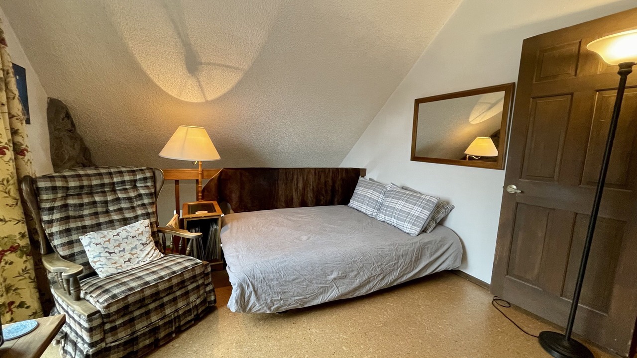 Photo of Bedroom in Coal Creek Canyon