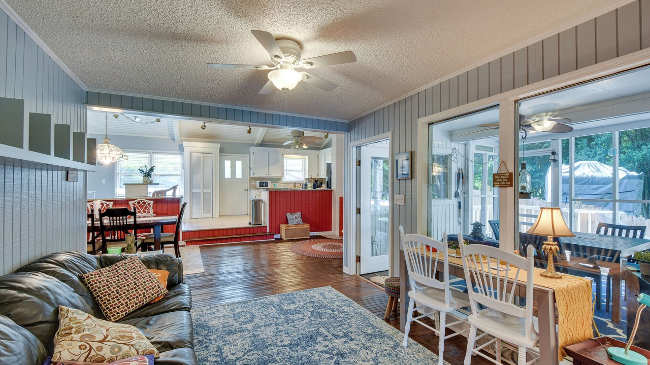 Photo of Livingroom in Townville