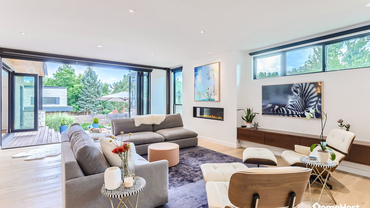 Photo of Livingroom in Interurban Park