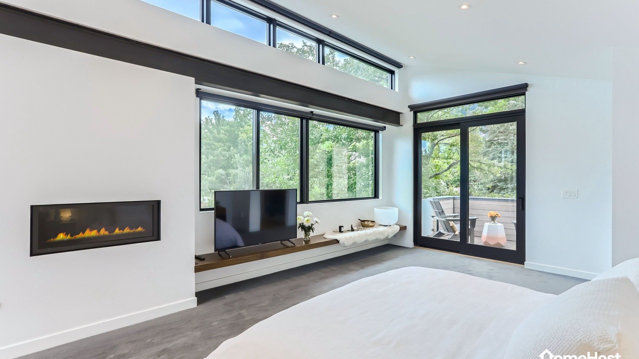 Photo of Livingroom in Interurban Park