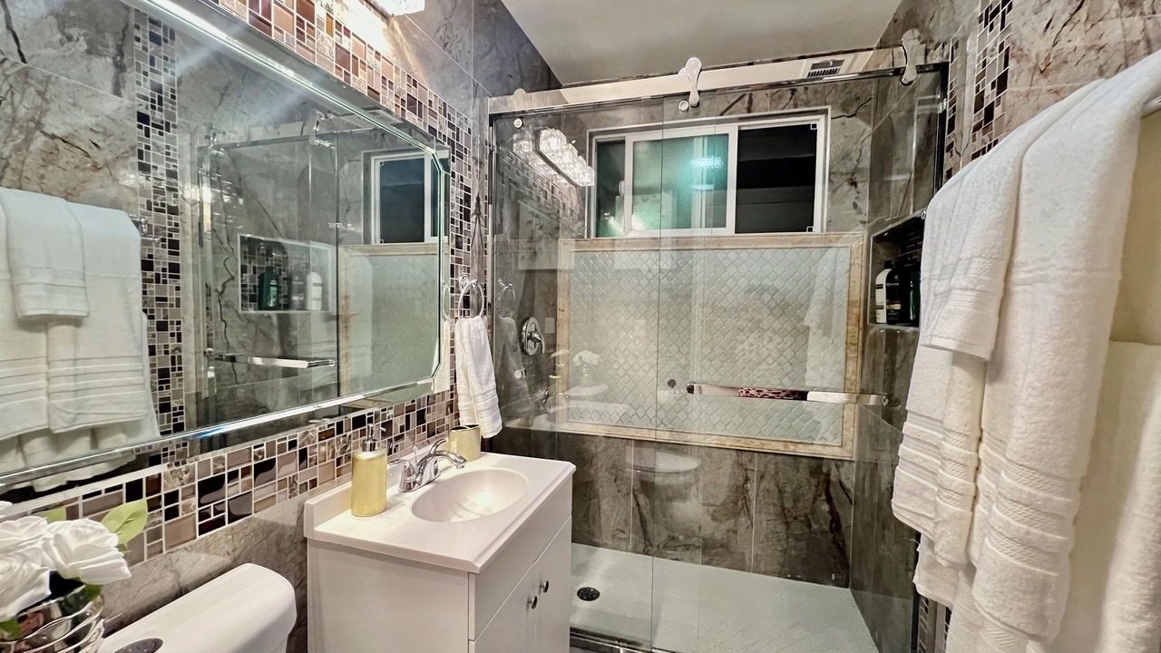 Photo of Bathroom in Midway City