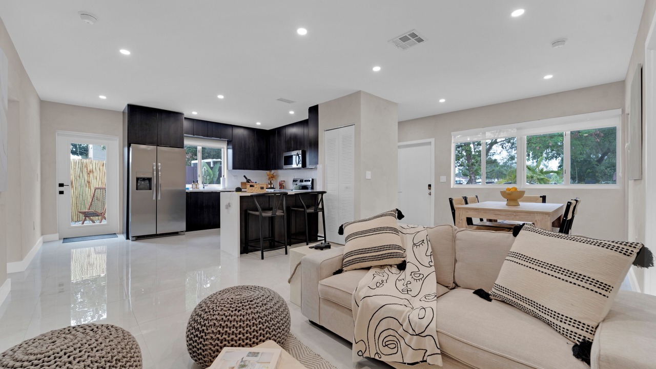 Photo of Livingroom in Survey Creek