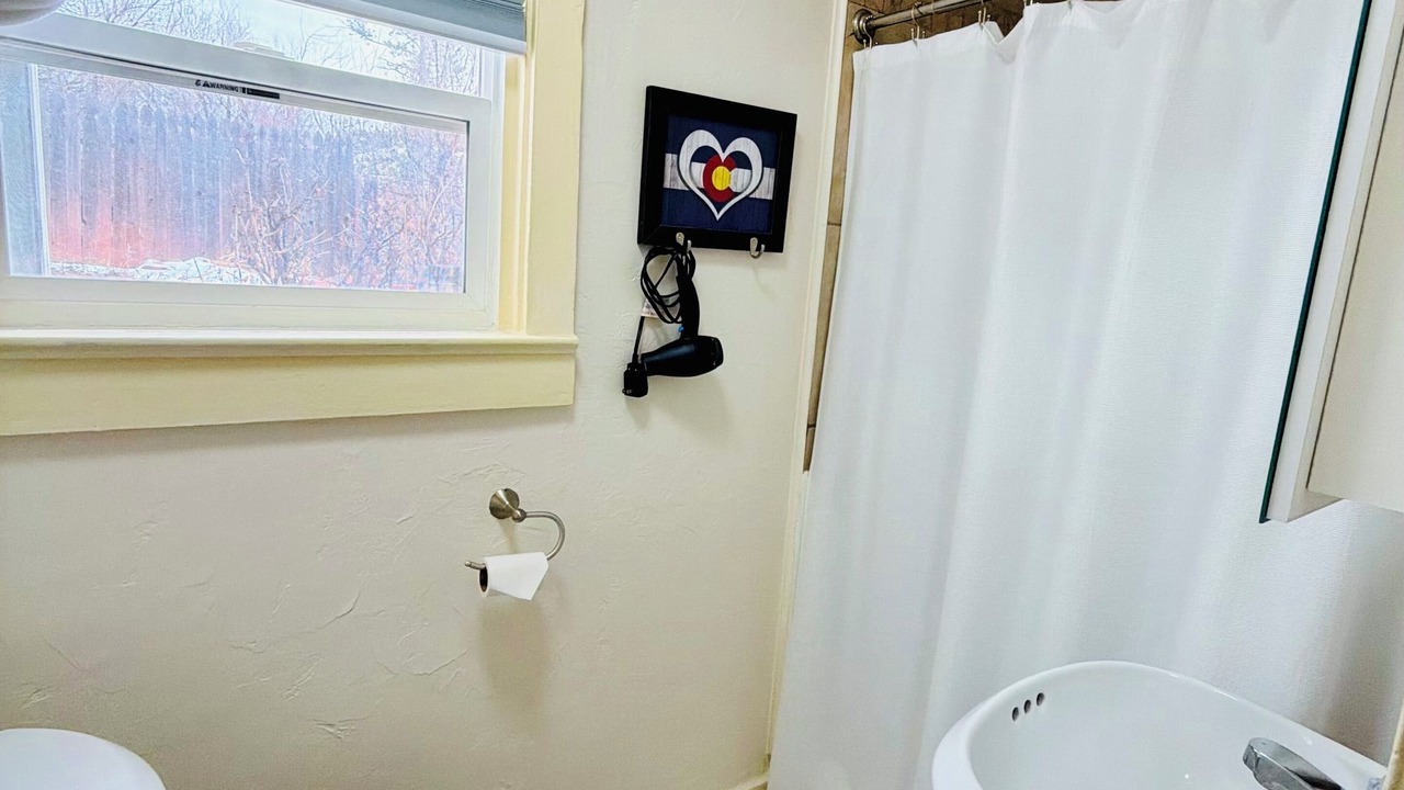 Photo of Bathroom in Manitou Springs Historic District