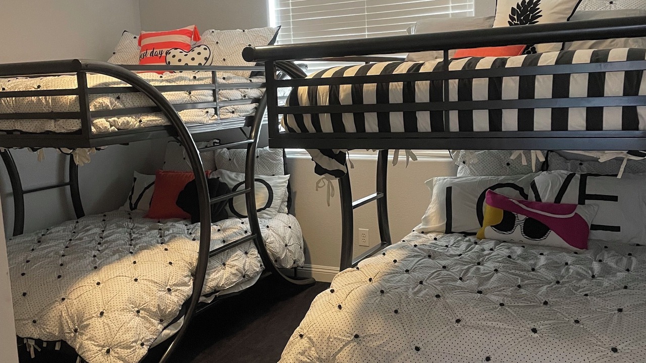 Photo of Bedroom in Sunridge Estates