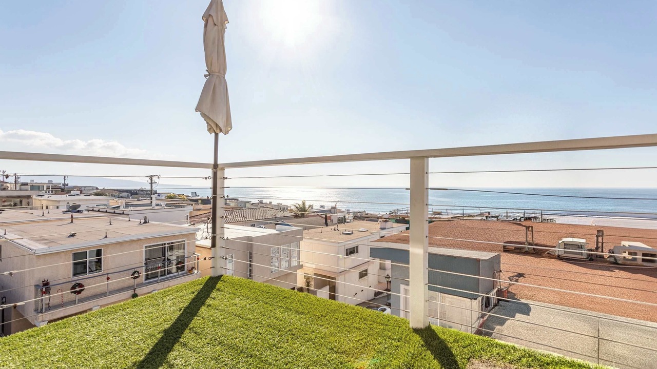 Photo of Patio Balcony in Gas Lamp Section