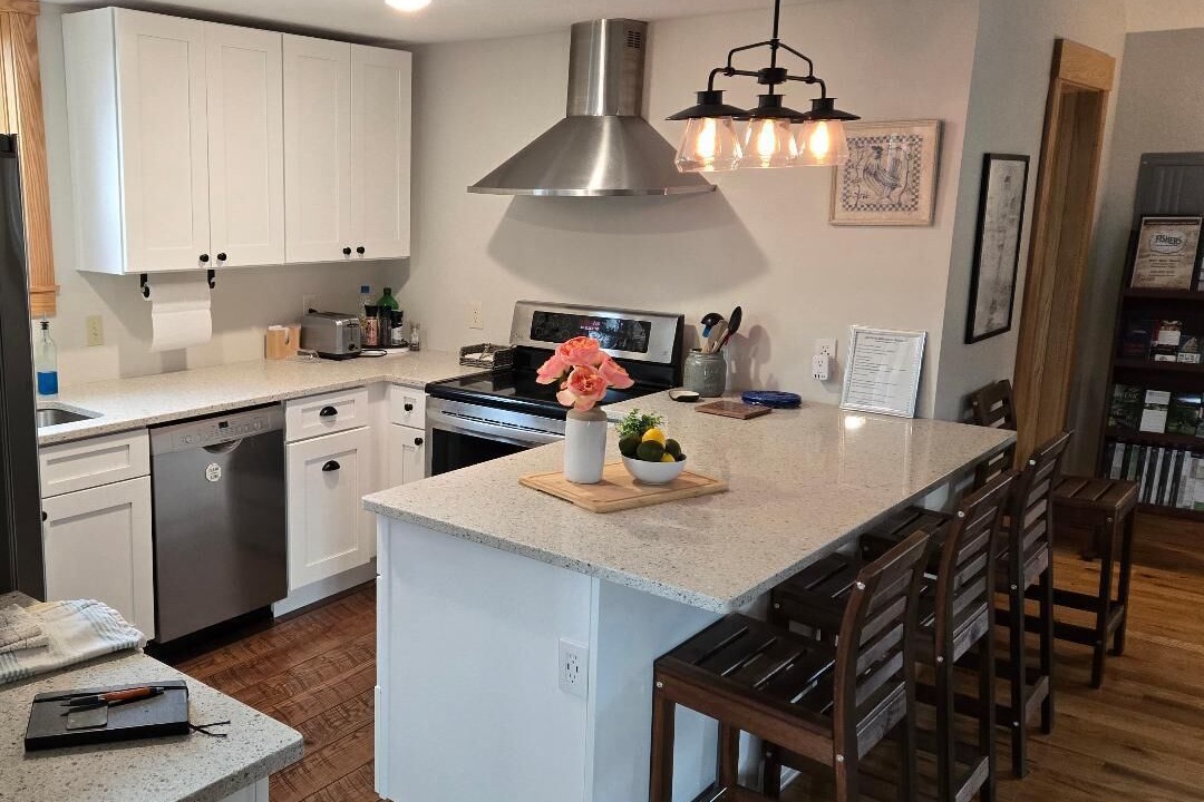 Photo of Kitchen in Peninsula