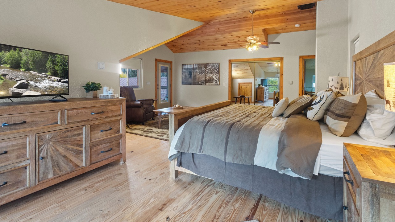 Photo of Bedroom in Red River