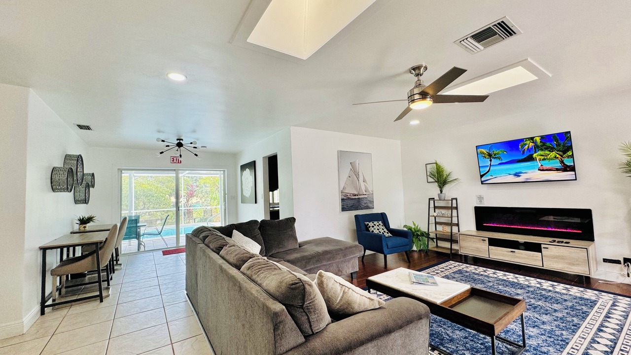 Photo of Livingroom in Sunrise