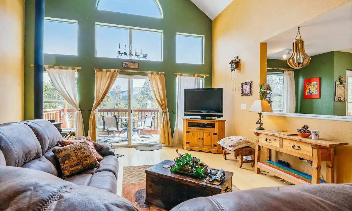Photo of Livingroom in Black Hawk