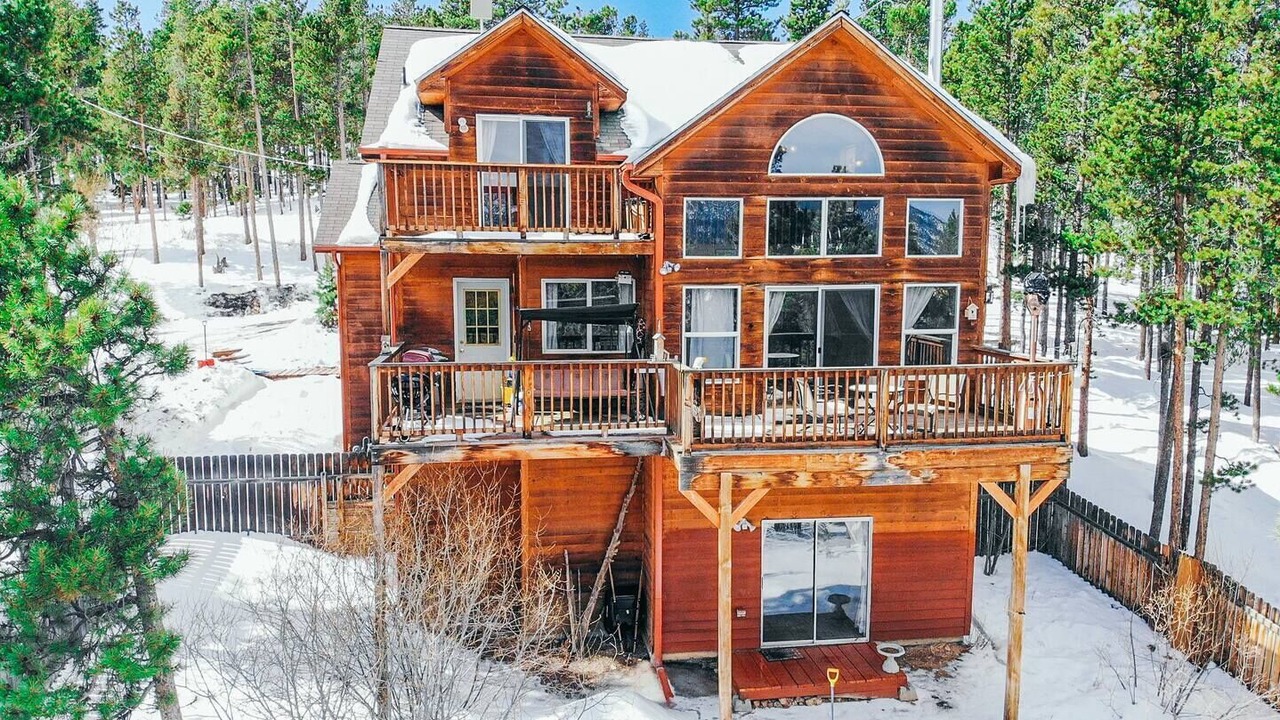 Photo of Outdoor in Black Hawk