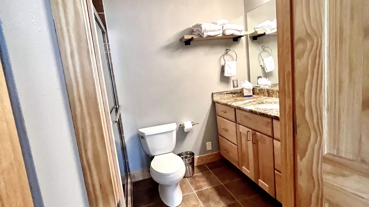 Photo of Bathroom in Peak 9
