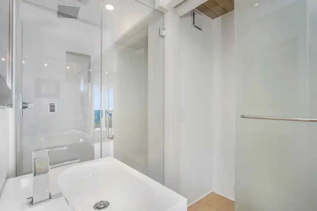 Photo of Bathroom in Arch Beach Heights