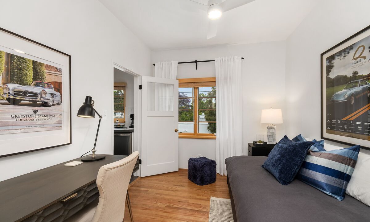 Photo of Livingroom in Beverly Grove