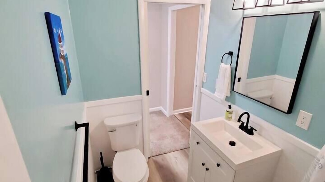 Photo of Bathroom in Mentor Headlands