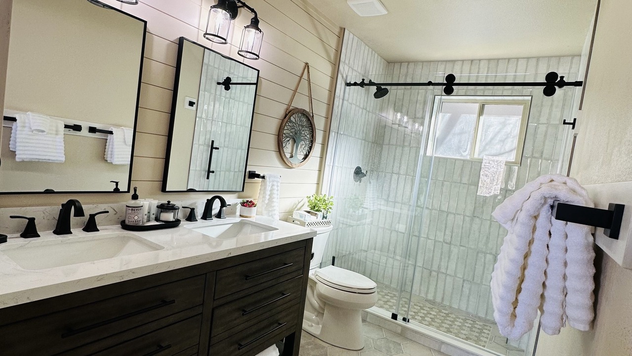 Photo of Bathroom in Dillon