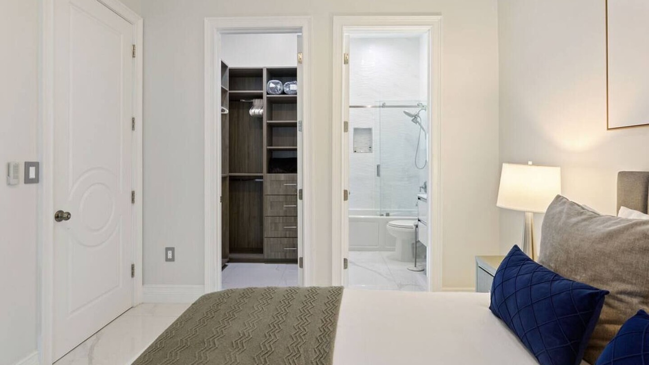 Photo of Bedroom in Sunrise