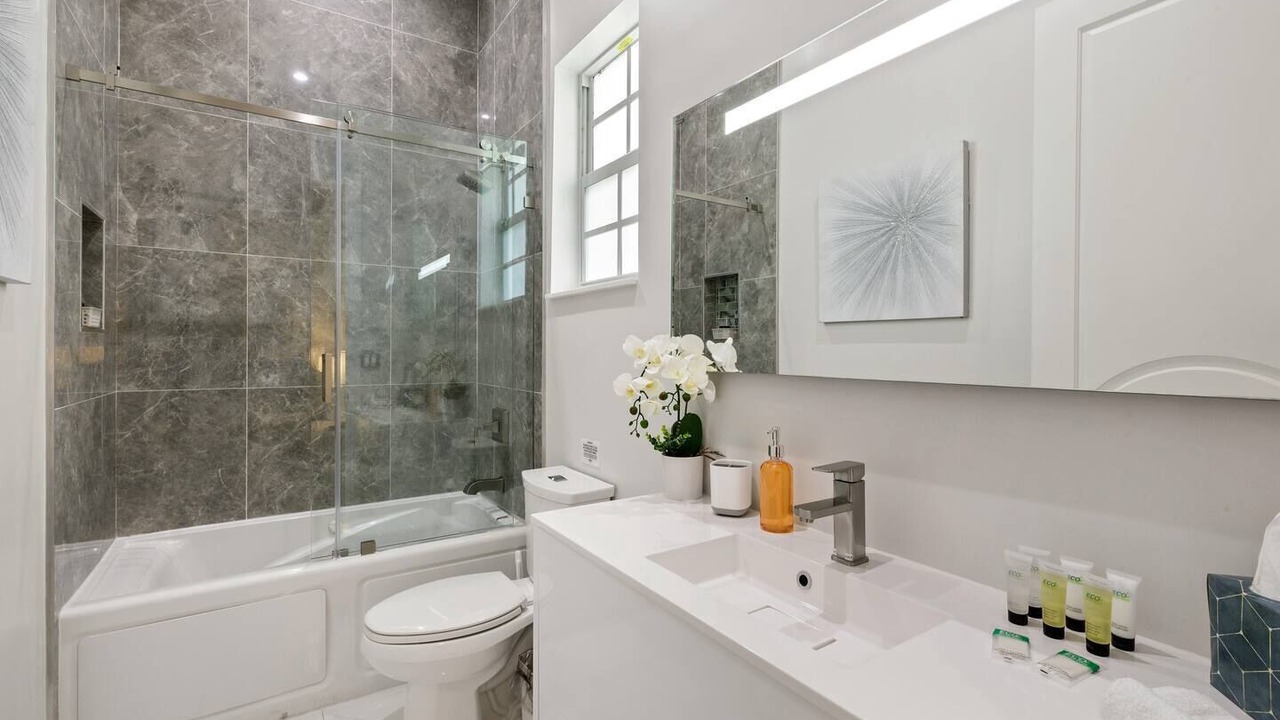 Photo of Bathroom in Sunrise