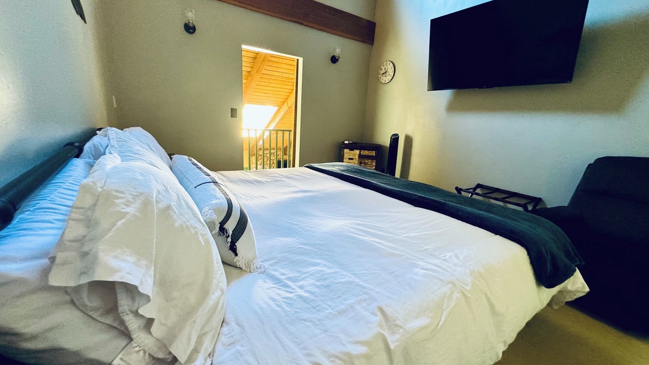 Photo of Bedroom in Three Rivers