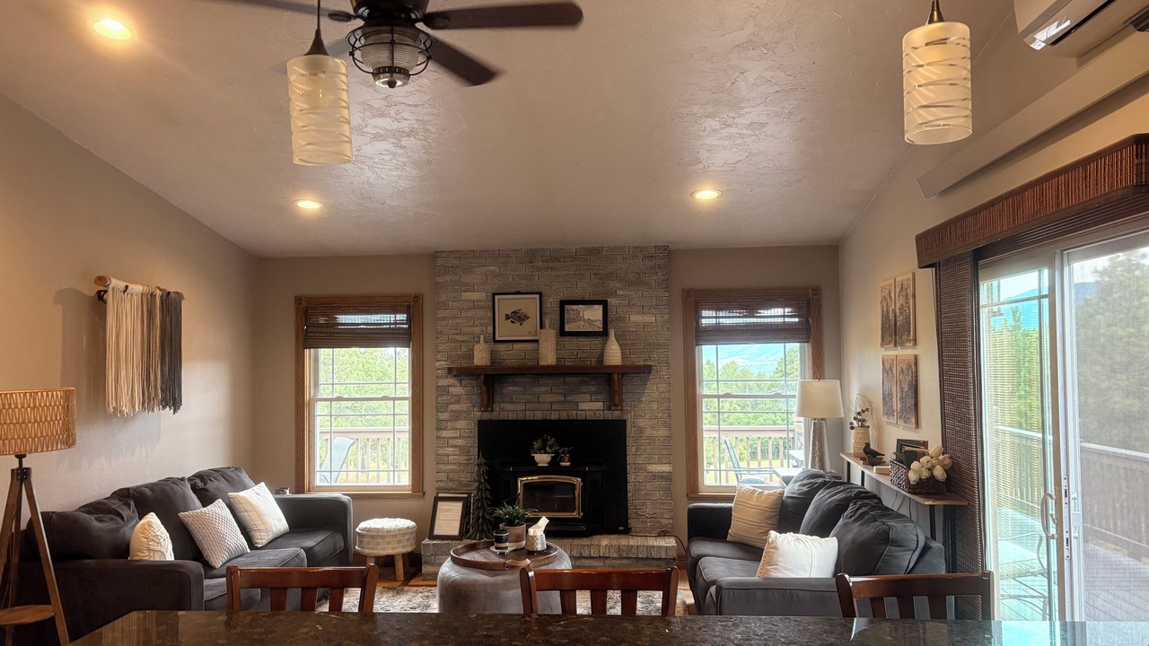 Photo of Livingroom in Monument