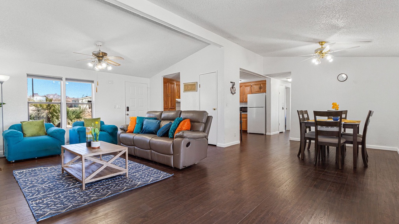 Photo of Livingroom in Sunridge Estates