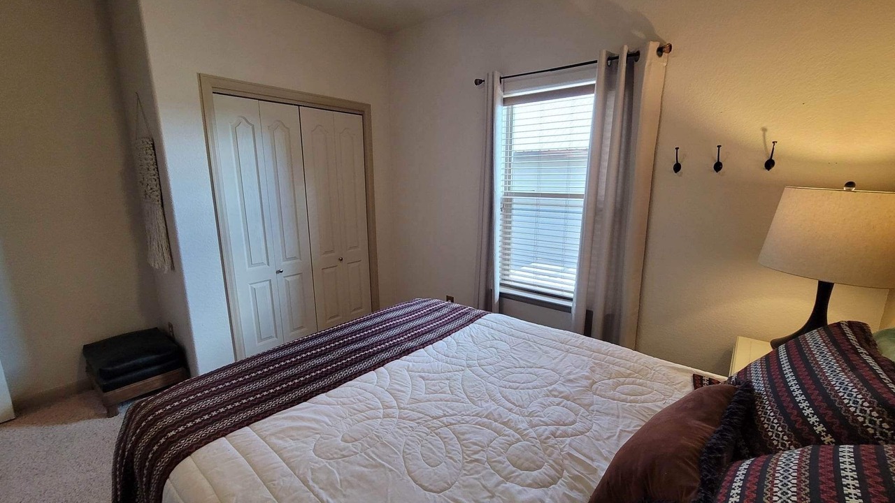 Photo of Bedroom in Lake Hatcher Park