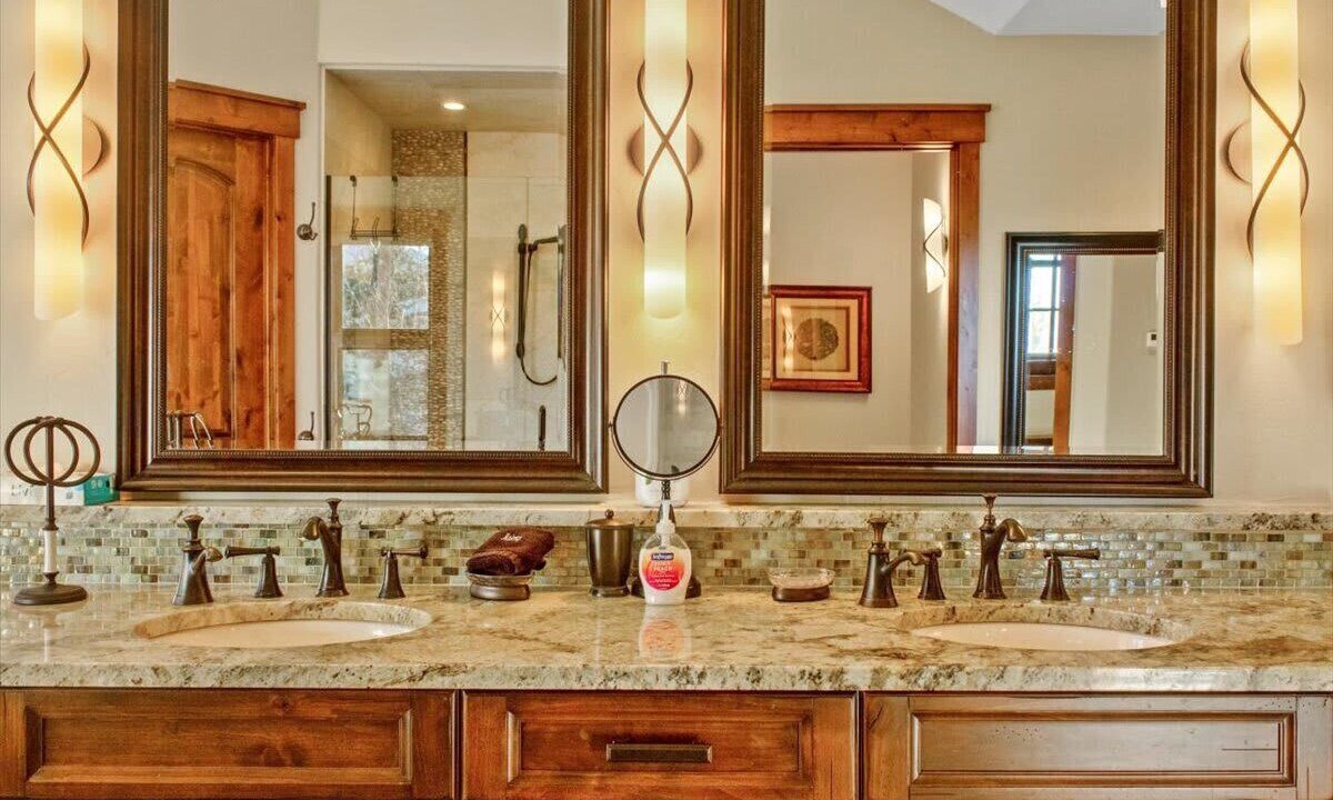 Photo of Bathroom in Three Peaks