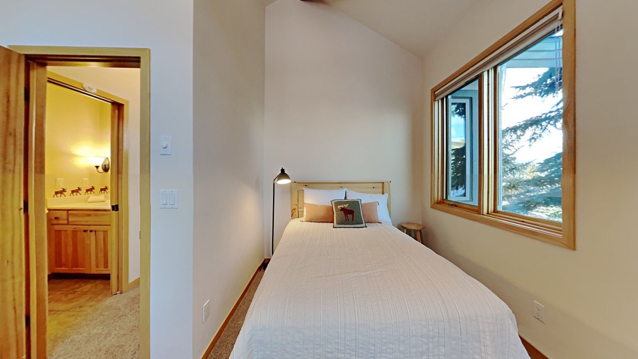 Photo of Bedroom in Corinthian Hills