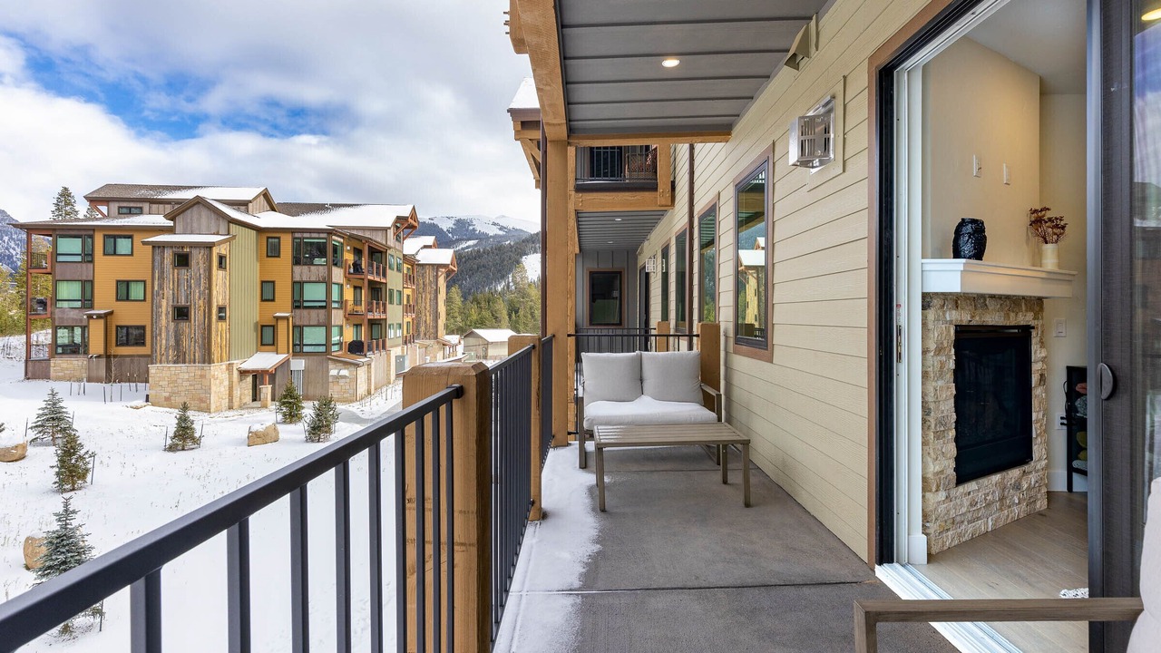 Photo of Patio Balcony in Lakeside Village