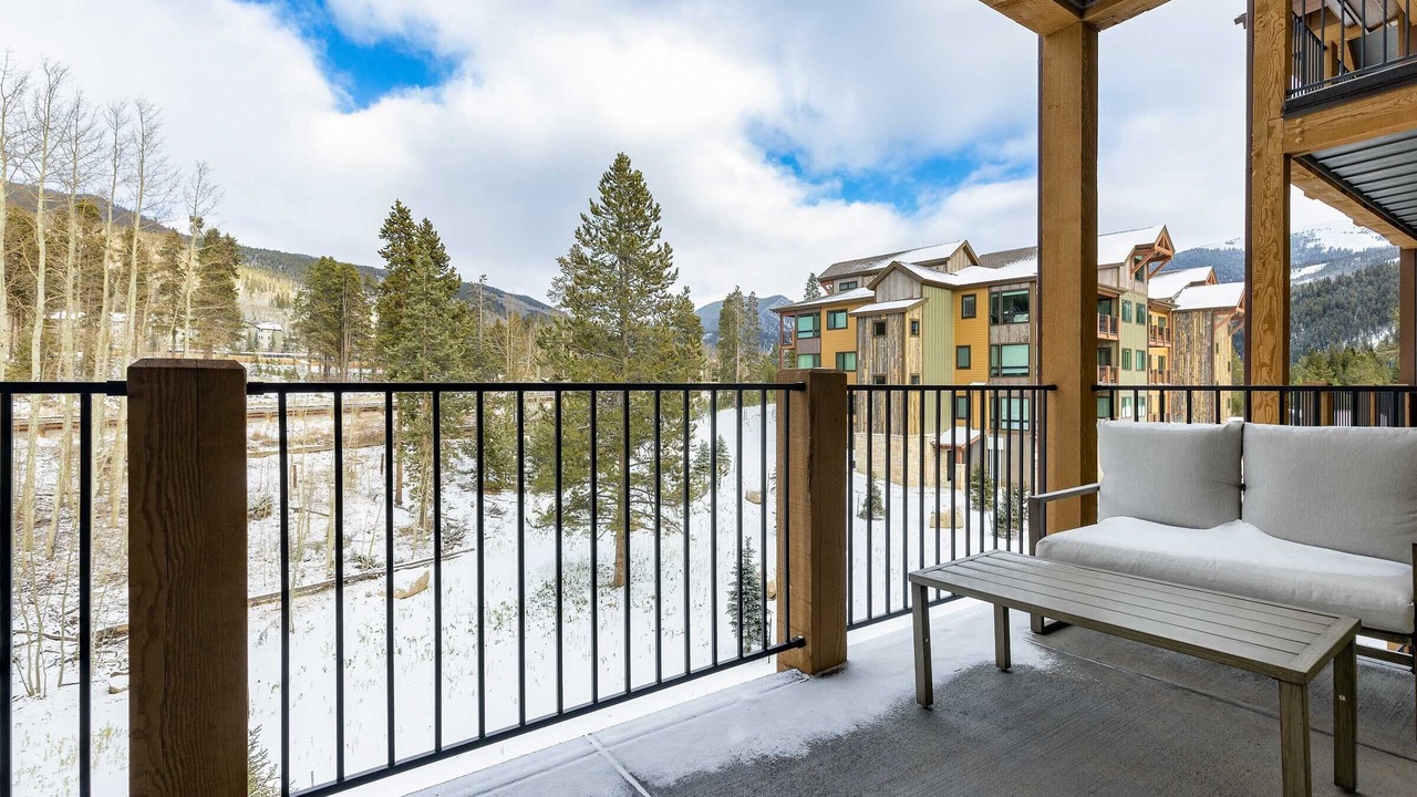 Photo of Patio Balcony in Lakeside Village
