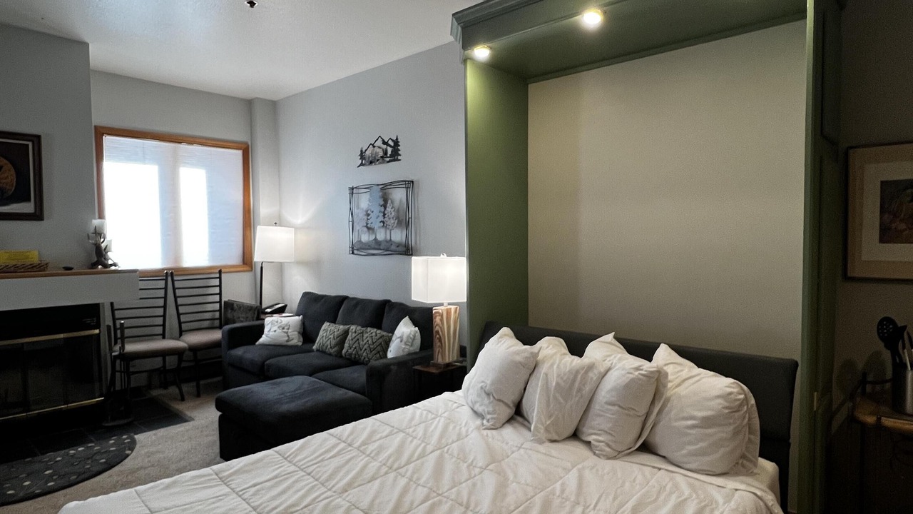 Photo of Bedroom in Purgatory