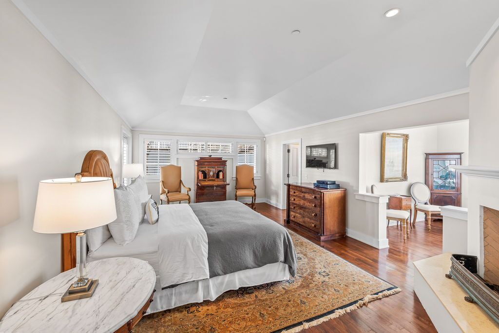 Photo of Bedroom in Toro Canyon
