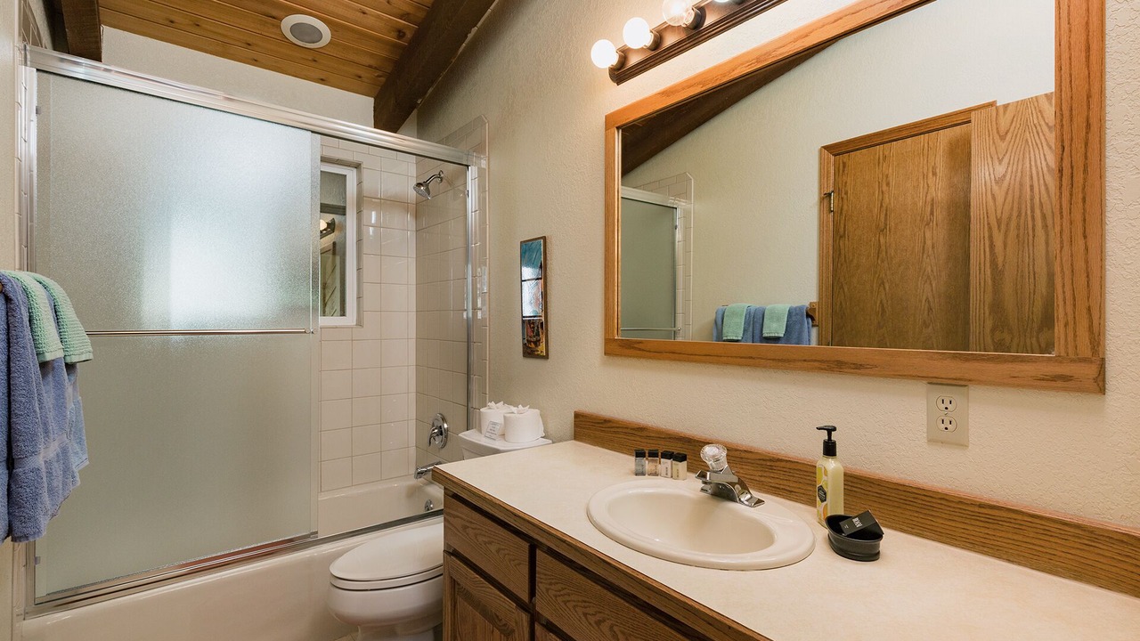 Photo of Bathroom in Columbine Lake