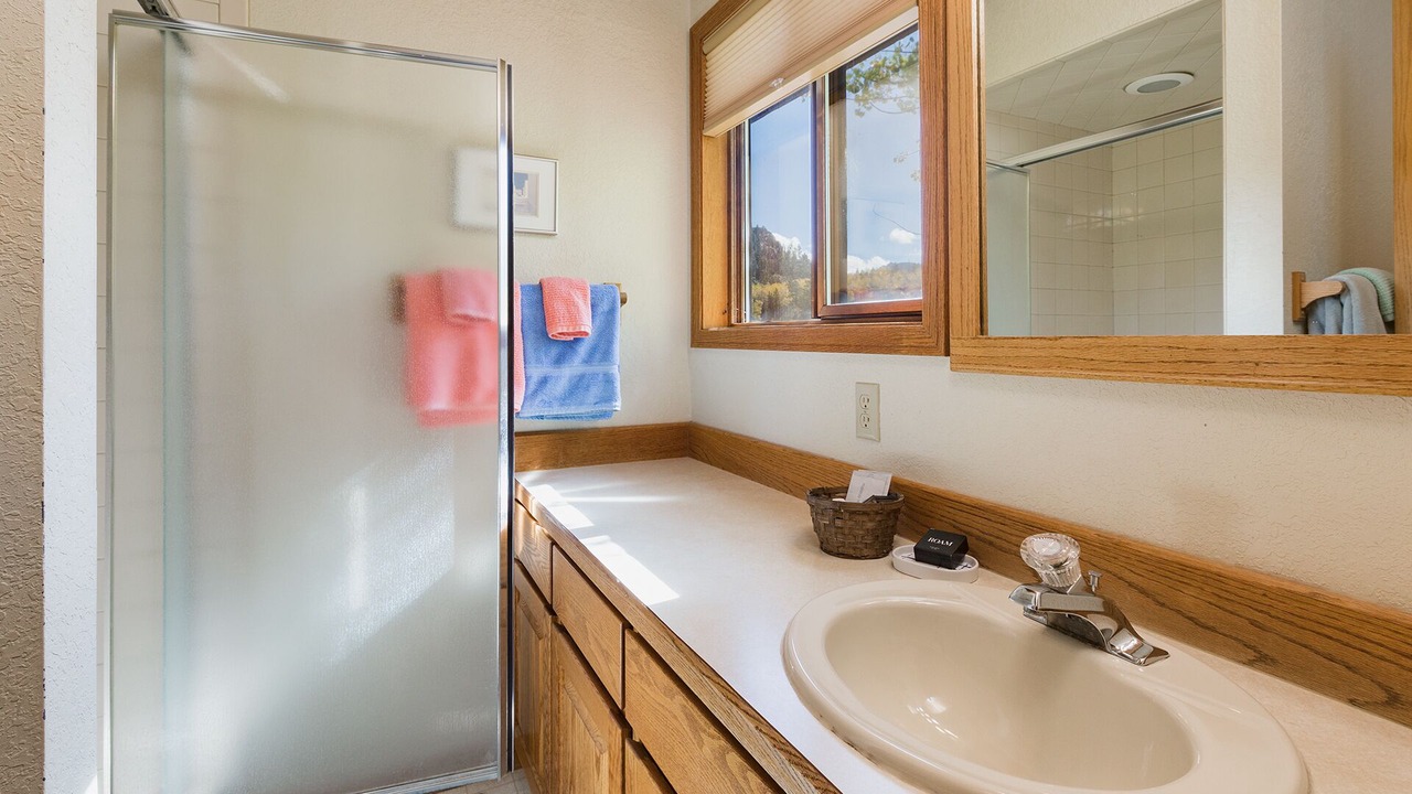Photo of Bathroom in Columbine Lake