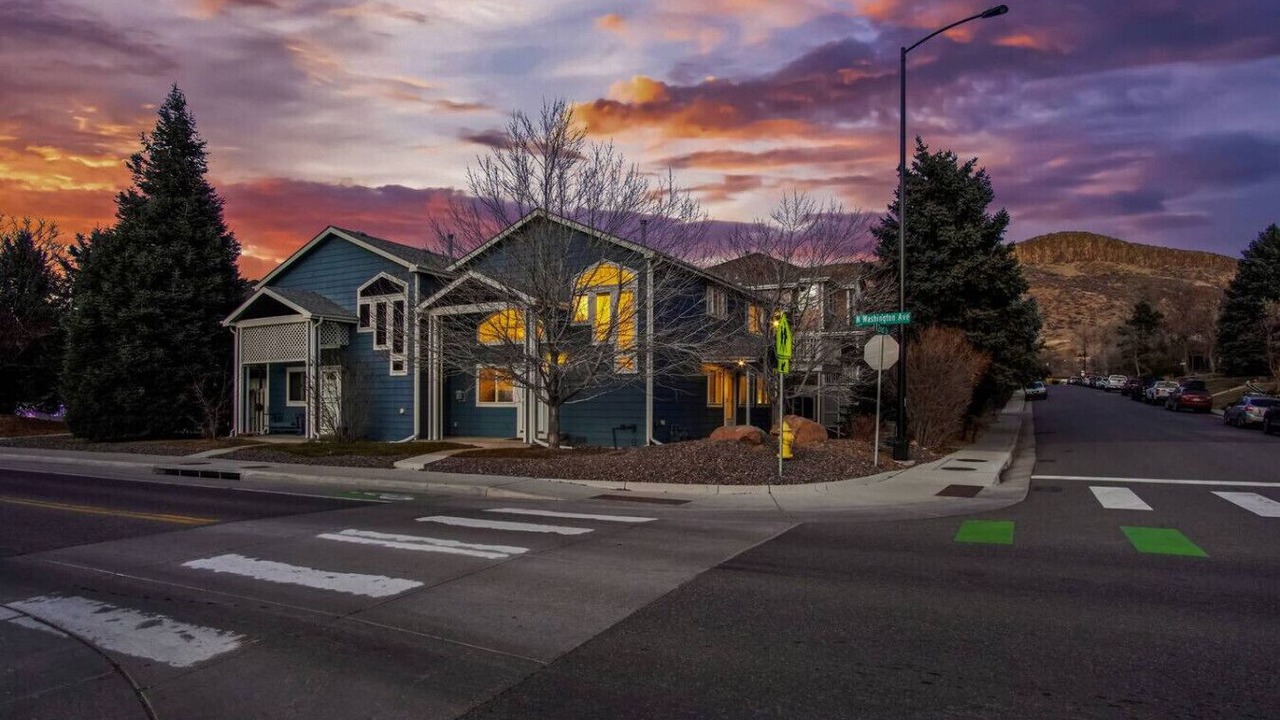 Photo of Outdoor in Golden