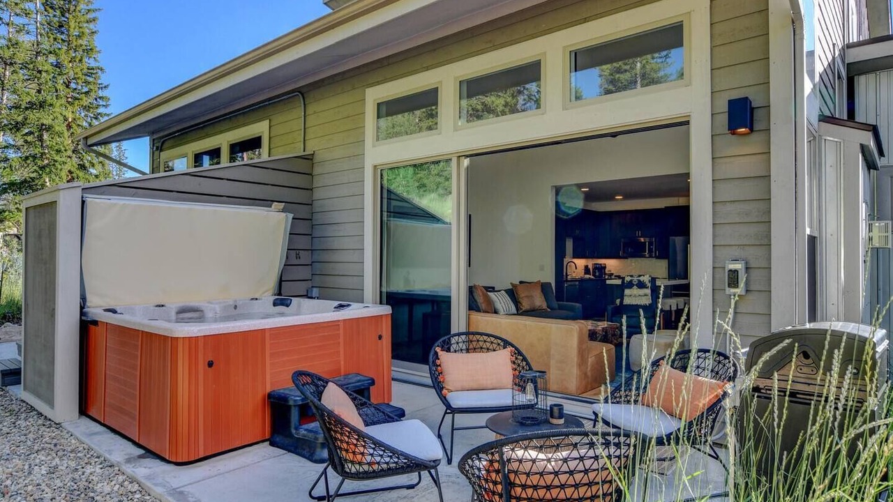 Photo of Outdoor in Rendezvous