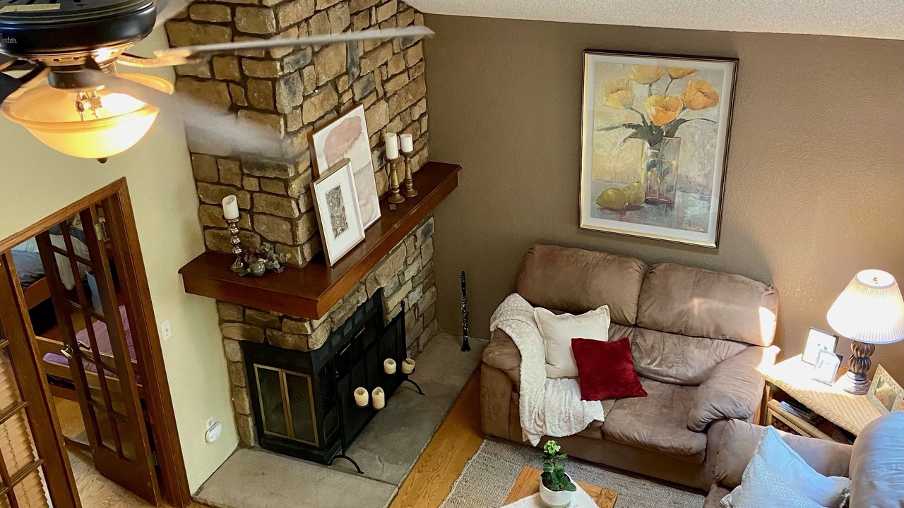 Photo of Livingroom in Gunbarrel