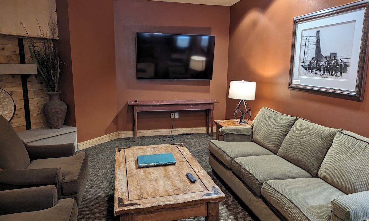 Photo of Livingroom in River Run