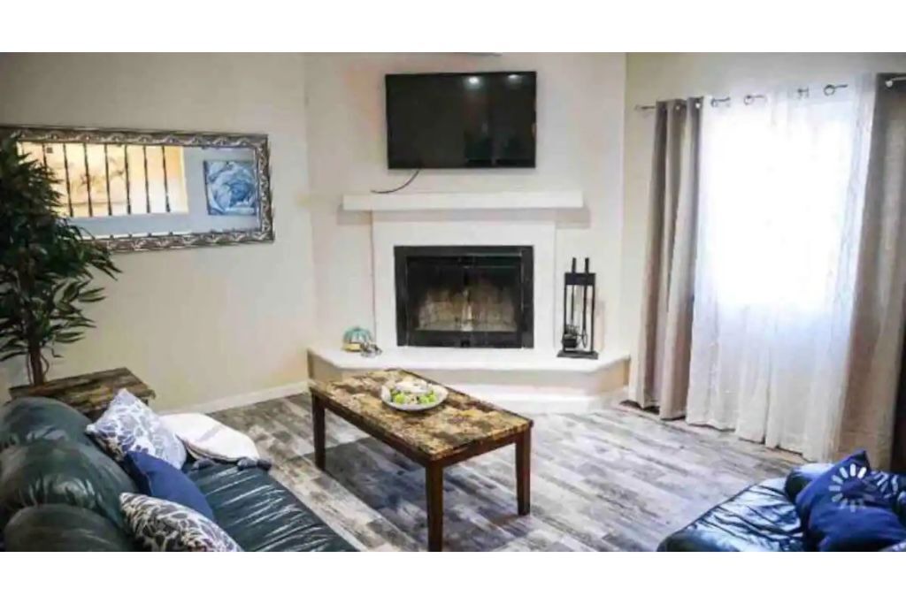 Photo of Livingroom in Prunedale