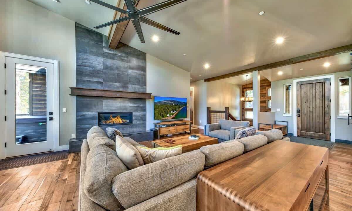 Photo of Livingroom in Montgomery Estates