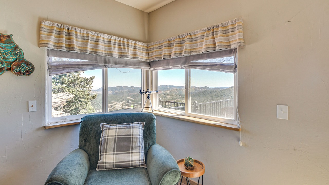 Photo of Livingroom in Evergreen