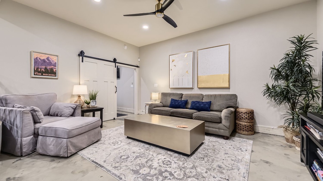 Photo of Livingroom in Old North End