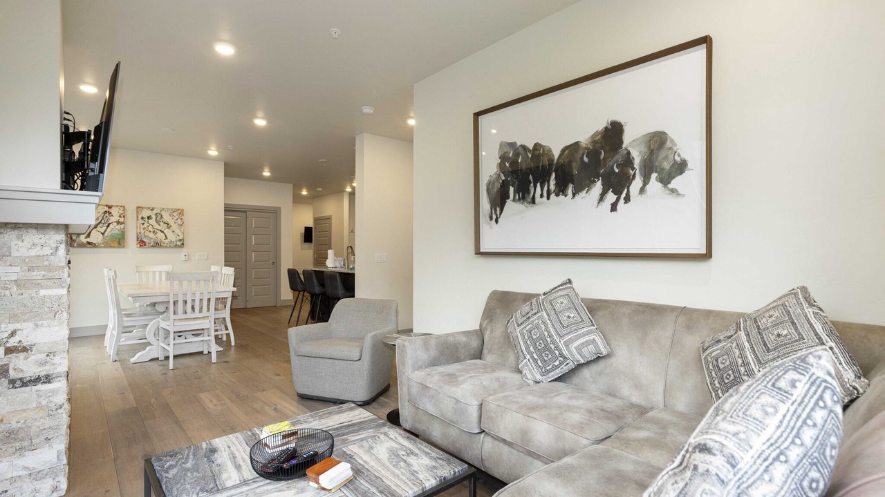 Photo of Livingroom in Lakeside Village