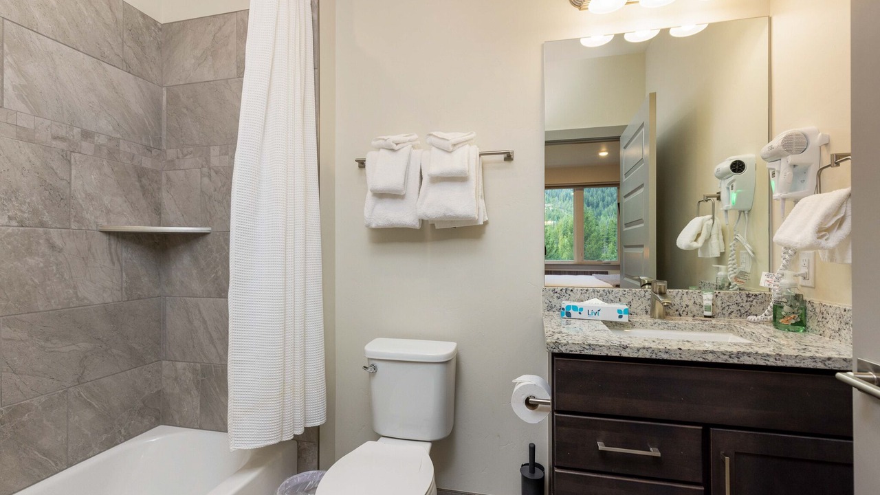 Photo of Bathroom in Lakeside Village