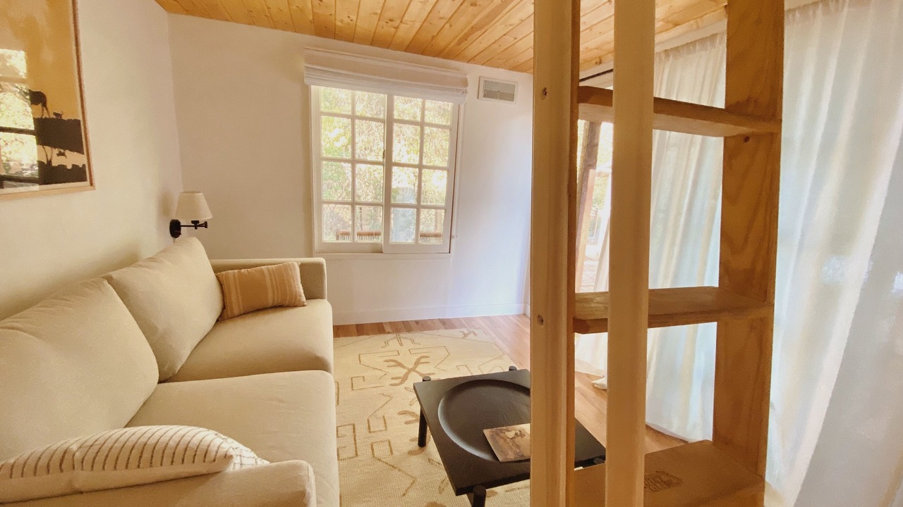 Photo of Livingroom in Meiners Oaks