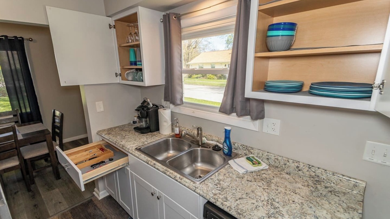 Photo of Kitchen in Mentor Headlands