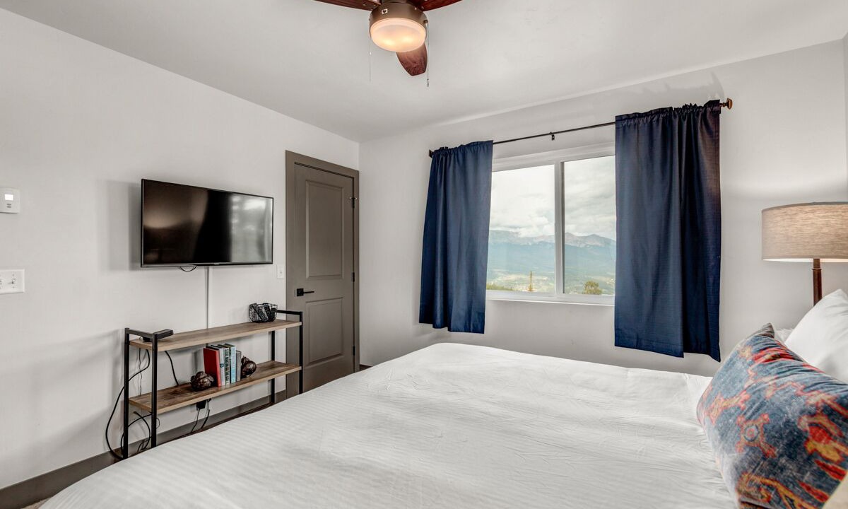 Photo of Bedroom in Woodmoor