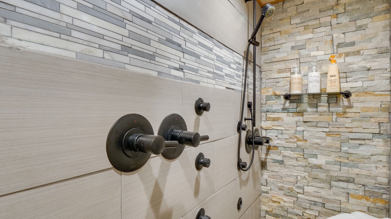 Photo of Bathroom in Indian Mountain