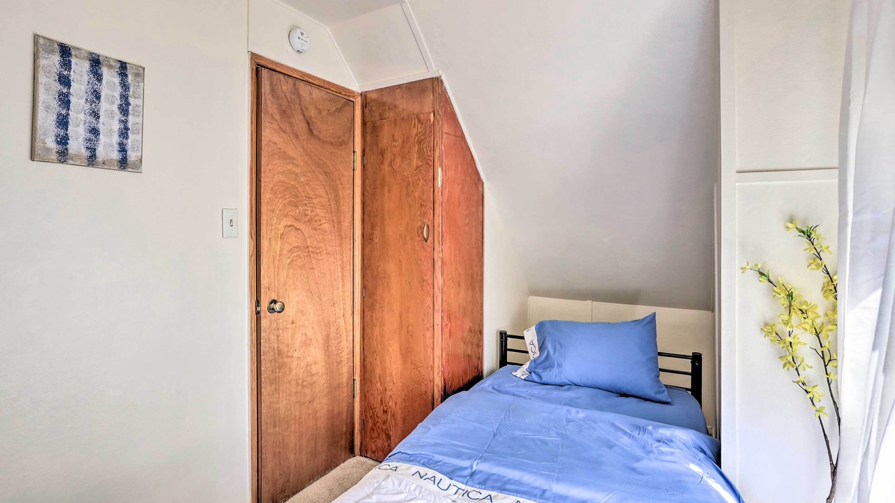 Photo of Bedroom in Crestline