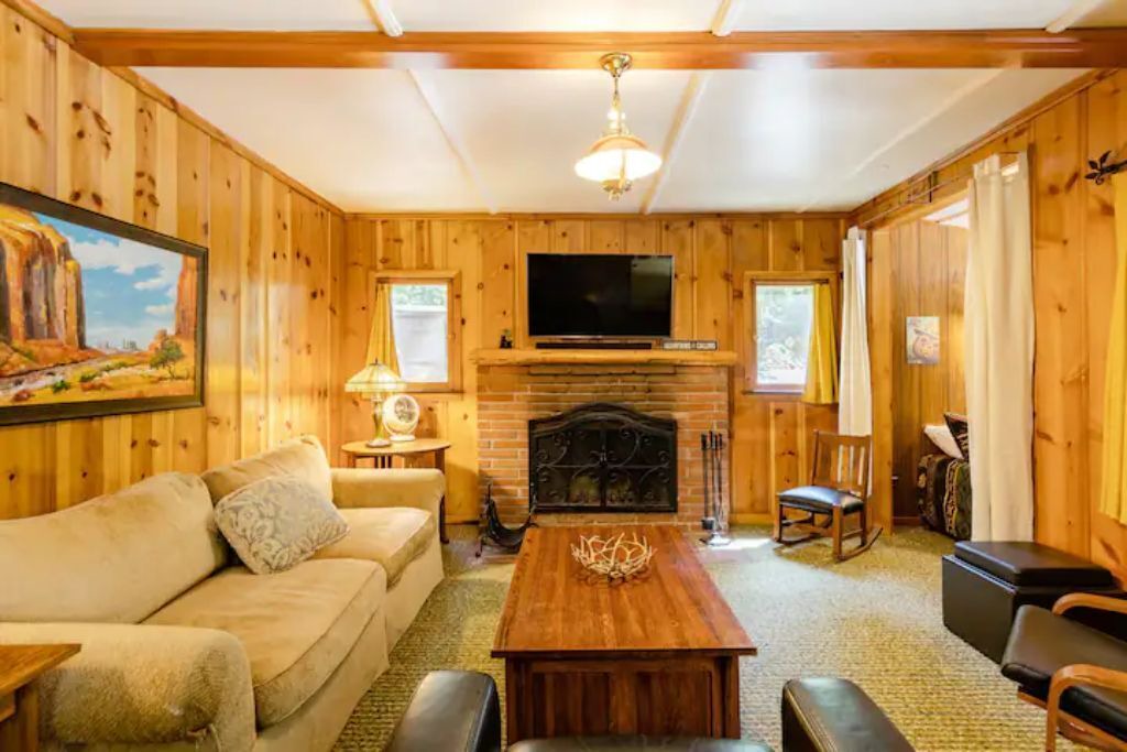 Photo of Livingroom in Idyllwild